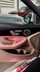 مرسيدس بنز GLC 300 4MATIC 2.0L