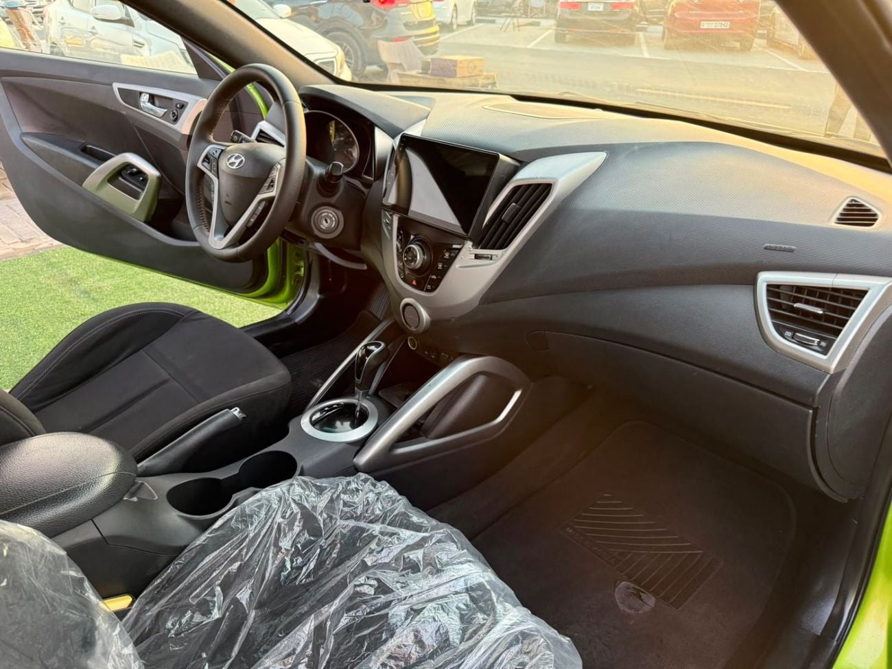Hyundai Veloster panoramic sunroof, first owner, two keys
