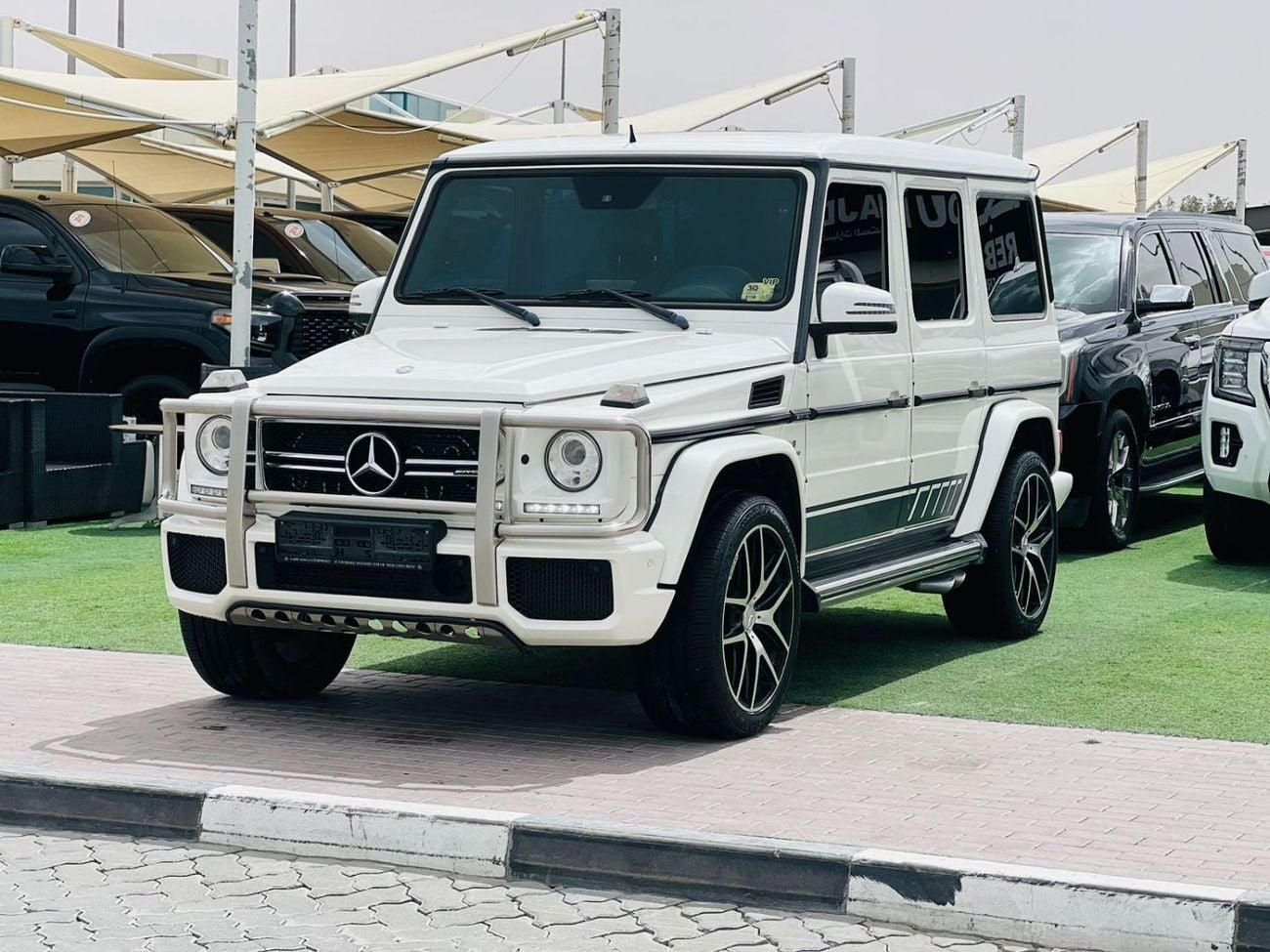 Mercedes Benz G63 AMG MERCEDES-BENZ G 63 AMG 2016 Std 5.5L/V8