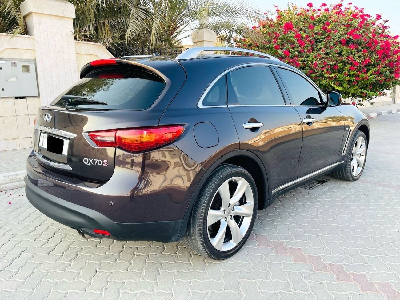 إنفينيتي QX70