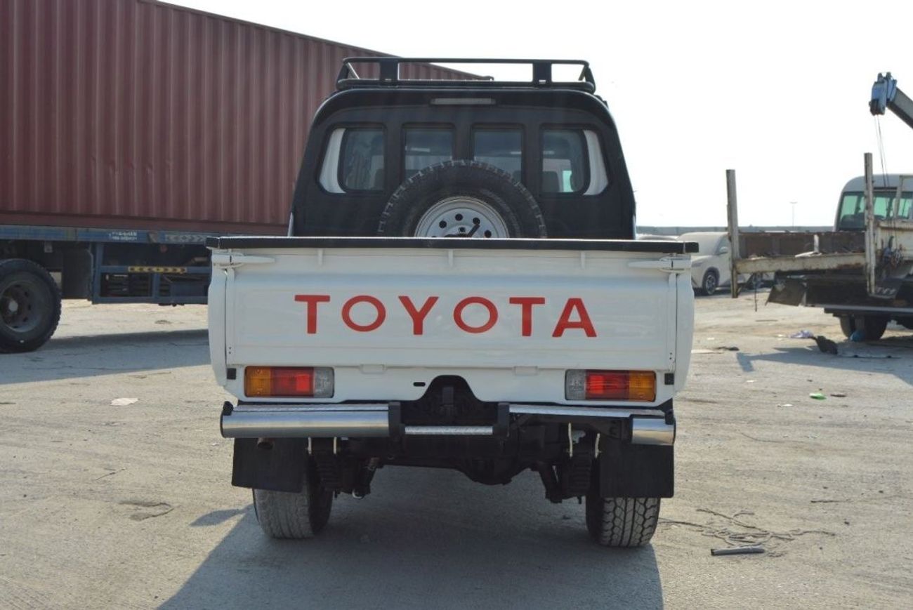 Toyota Land Cruiser Pick Up Double Cab Std Perfect insaid and out