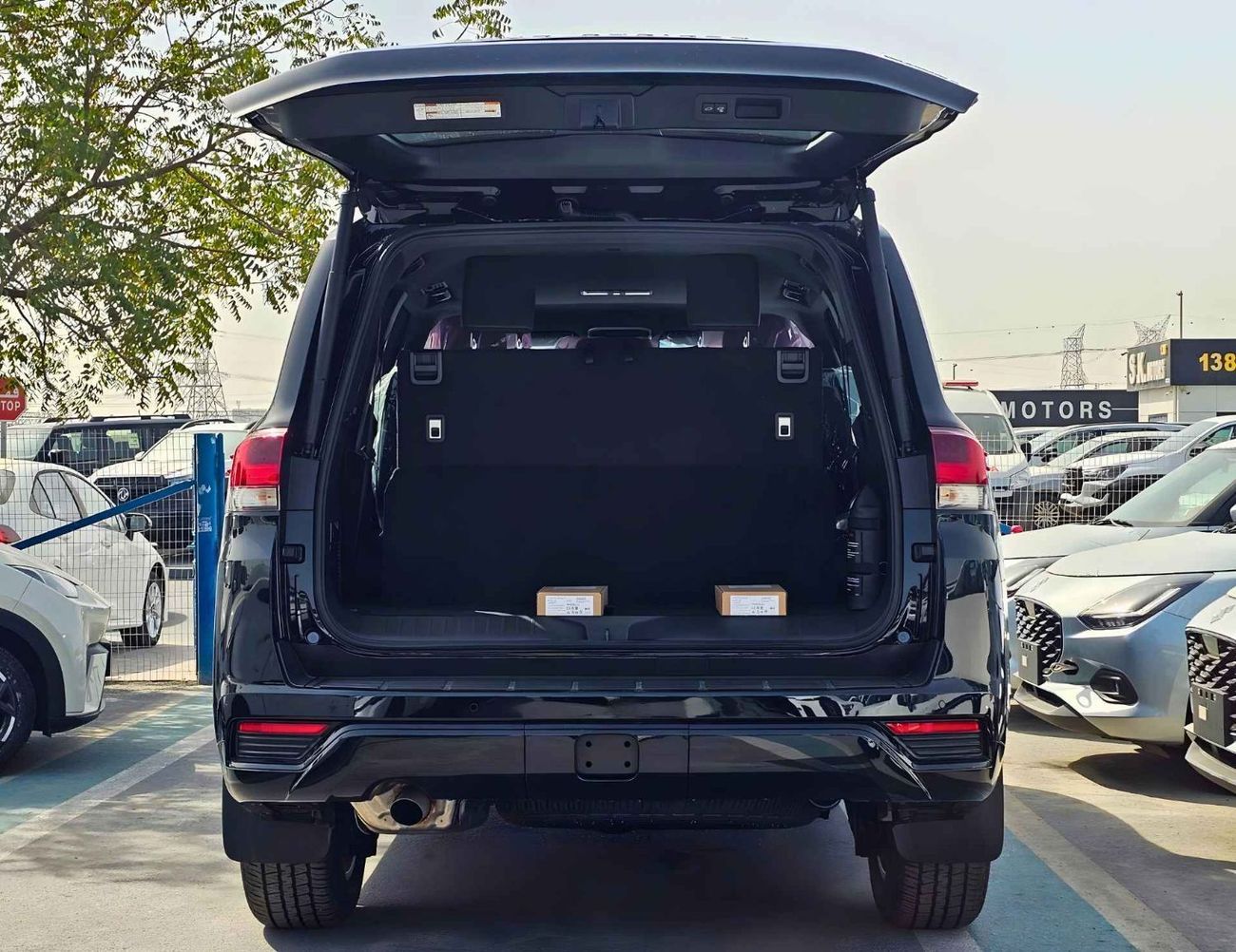 Toyota Land Cruiser GXR HIGH OPTION / 4.0L PETROL V6 / RADAR / REAR ENTERTAINMENT DVD / CODE # GXR41H