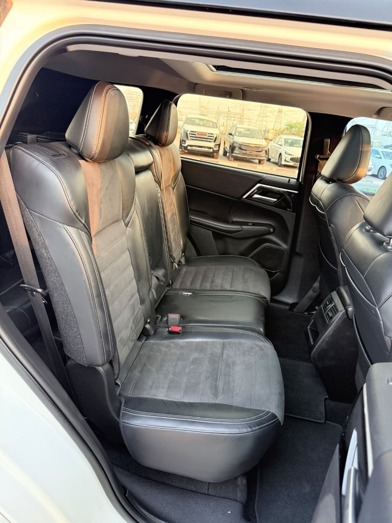 Mitsubishi Outlander PREMIUM LAUNCH EDITION Prime edition H- line 2024 full option
