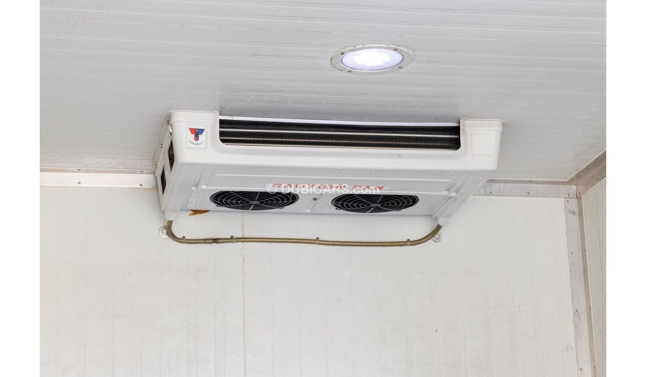 Isuzu NPR Reward 2017 LC Chiller Box with Tail Lift - Diesel M/T - Excellent Condition - GCC Specs