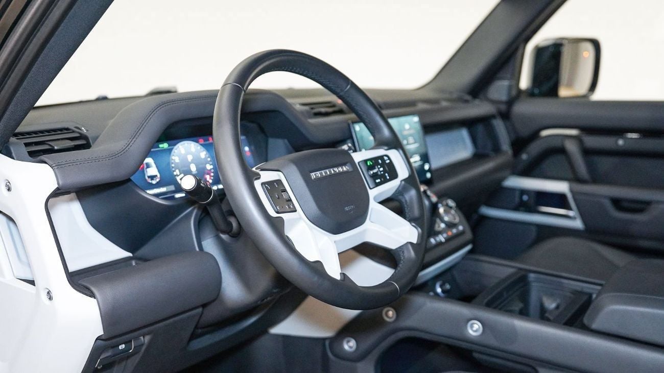 لاند روفر ديفندر P400 110 HSE 3.0L (5 Seater) | AED 6,300 PM | Warranty April-2029 | GCC