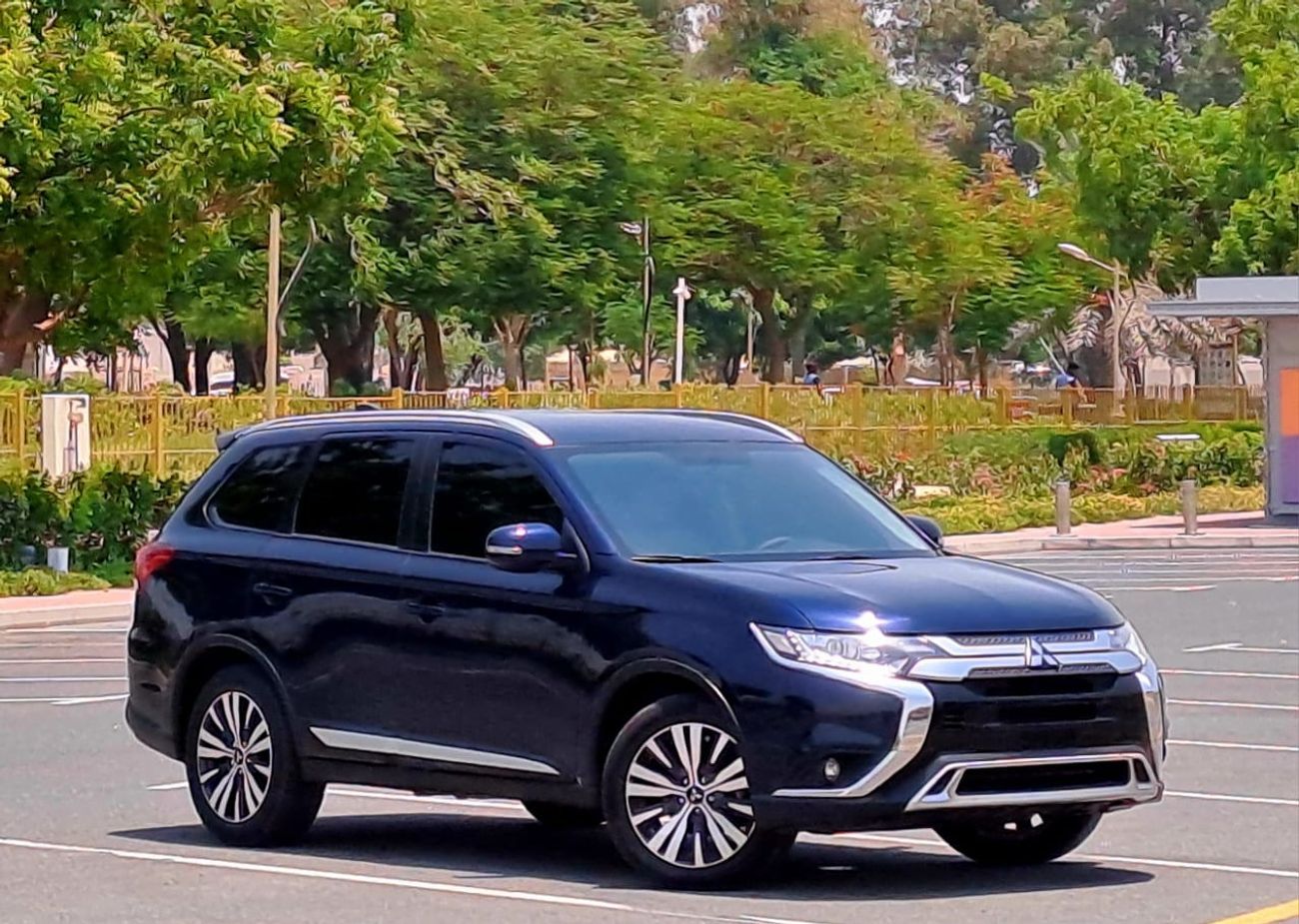 Mitsubishi Outlander GLX High 2.4L 899-Monthly l GCC l Cruise, Camera, 4x4 l Accident Free