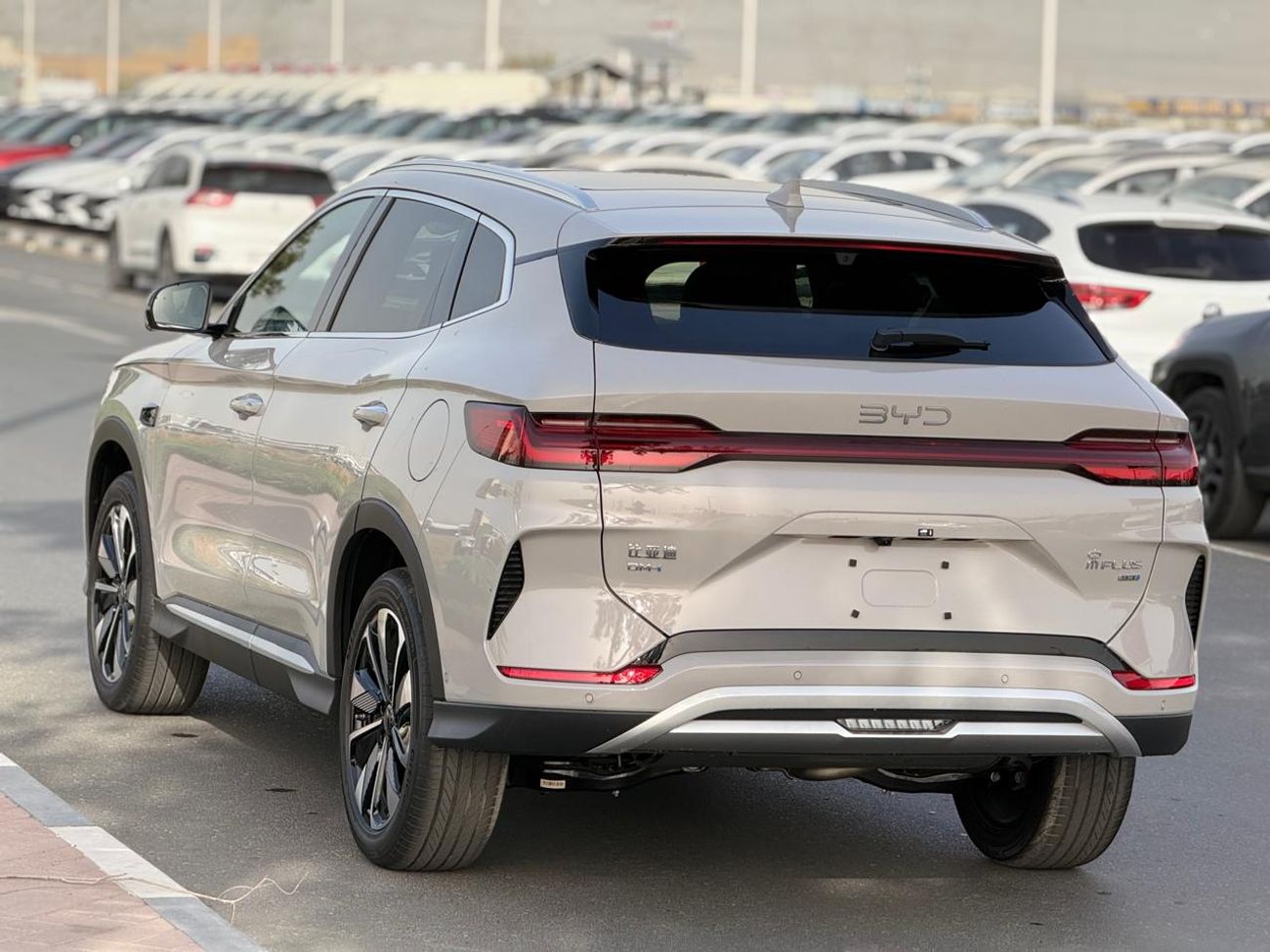 BYD Song Plus BYD SONG PLUS DM-i 112 km 2025 PLUG IN HYBRID