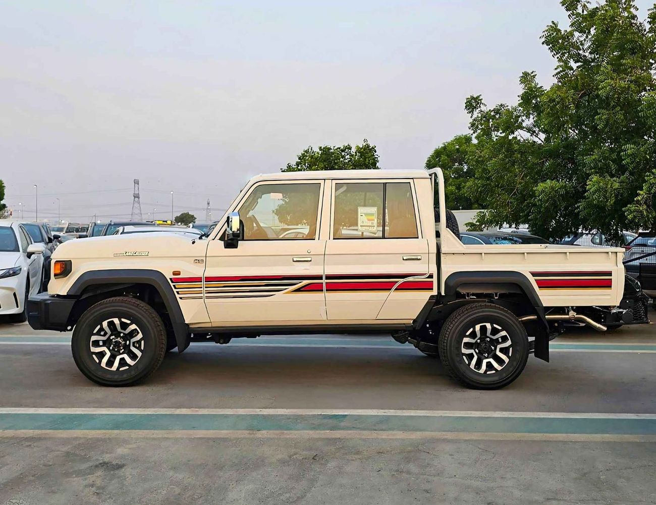 تويوتا لاند كروزر بيك آب LX-Z1 LC79 / DOUBLE CABIN AUTOMATIC / 2.8L DIESEL V4 4WD / DVD+CAMERA /SNORKEL,WINCH (CODE # LX-Z1)