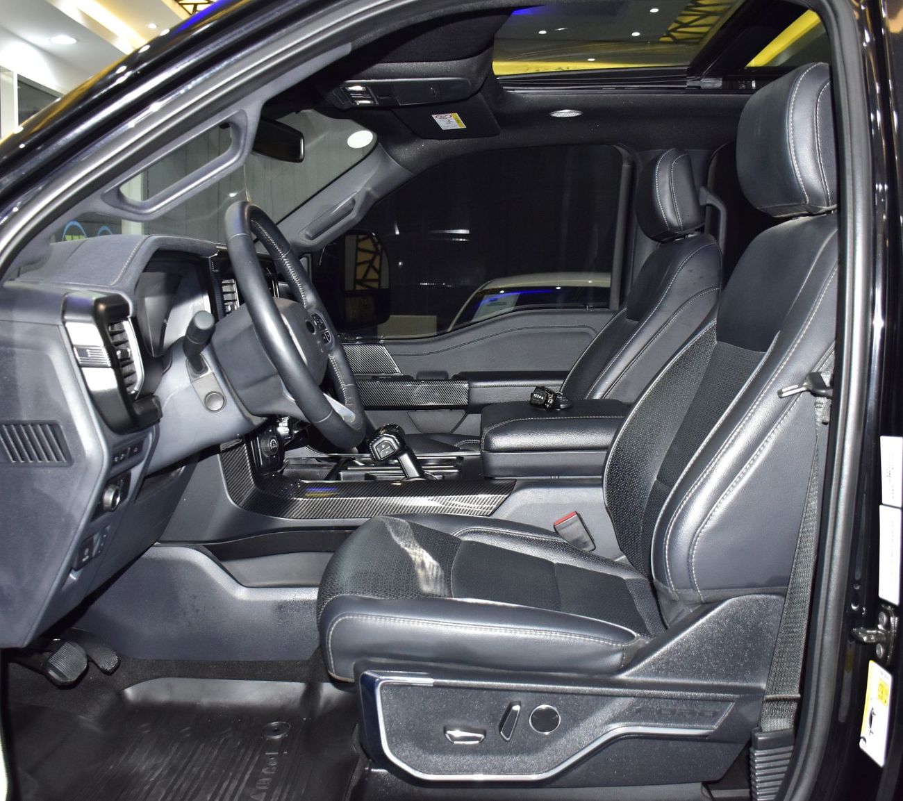 فورد F 150 EXCELLENT DEAL for our Ford F150 Lariat FX4 ( 2024 Model ) in Black Color GCC Specs