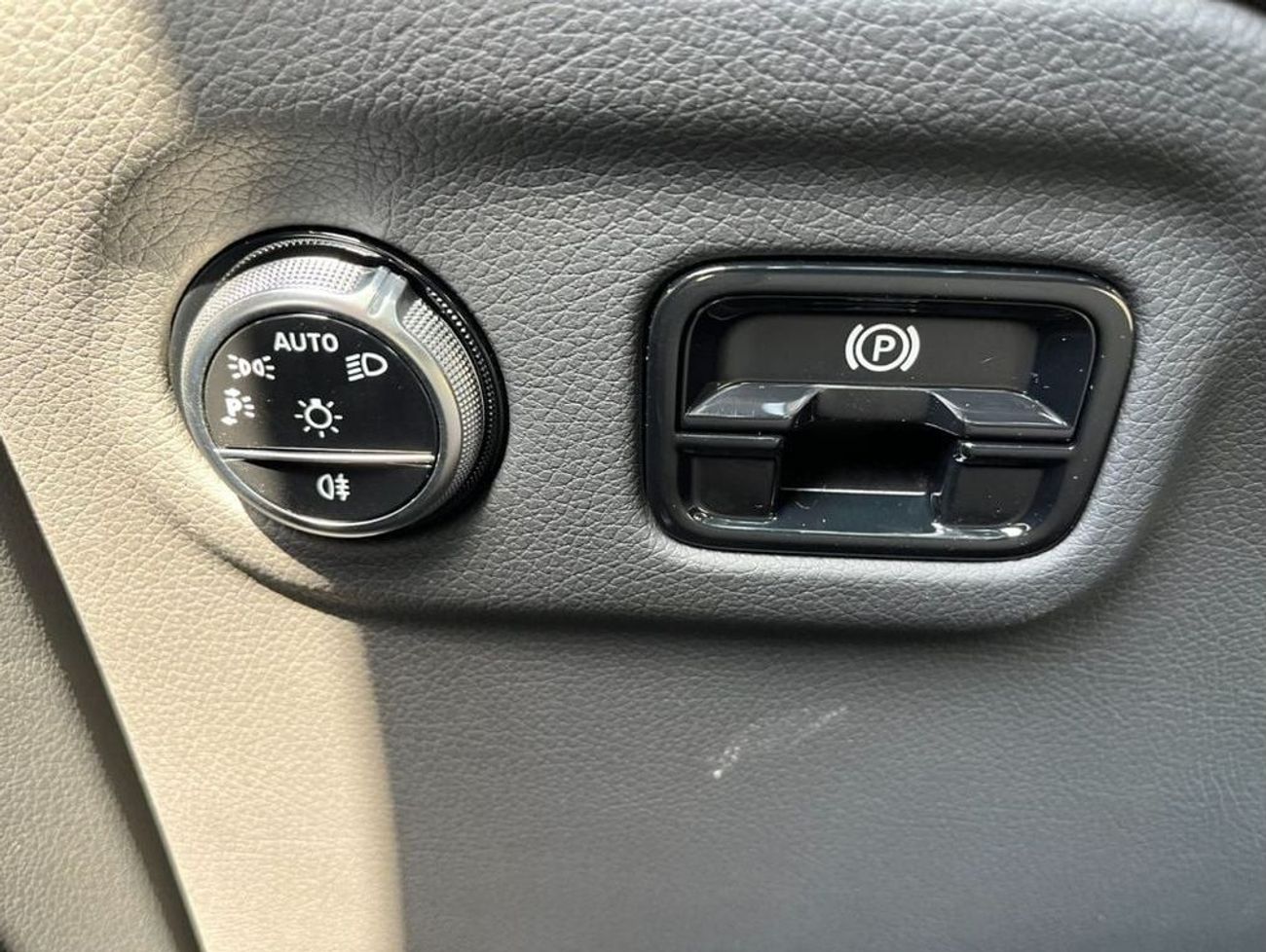 مرسيدس بنز EQE 500 SUV MERCEDES_EQE500_4MATIC_2024_FULL_OPTIONS_600KM