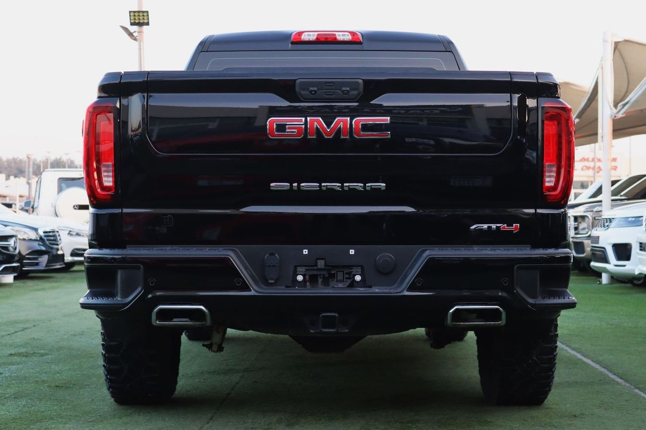 Used GMC Sierra AT4 2022 for sale in Sharjah - 707548