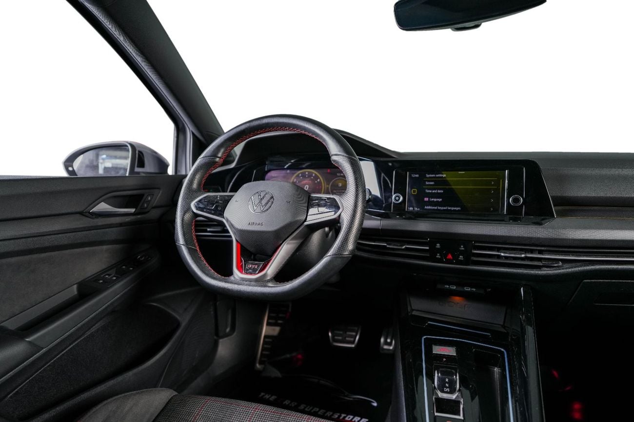 Volkswagen Golf GTI GCC-Warranty & Service Valid Till September 2028-well maintained-Full Service in Volkswagen