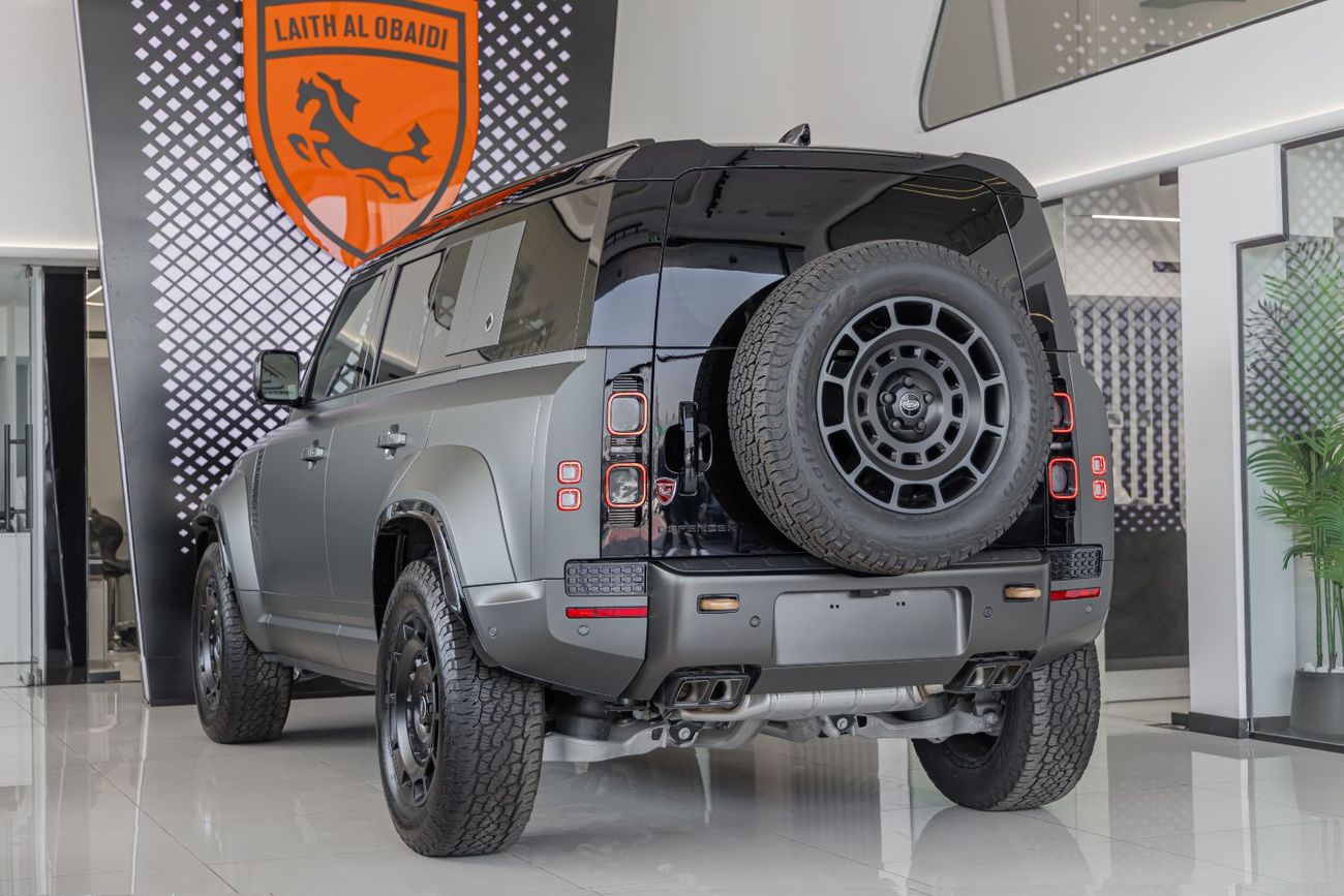 Land Rover Defender 110 P635 OCTA V8 Land Rover Defender 110 OCTA V8 | EVO Carbon Interior and Exterior | 2025