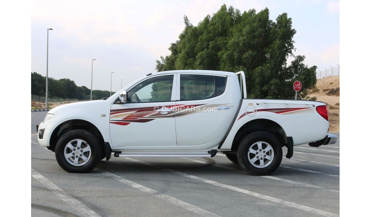 Mitsubishi L200 2015 | DIESEL 4X4 DOUBLE CABIN PICKUP WITH GCC SPECS AND EXCELLENT CONDITION