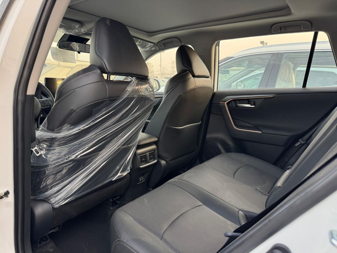 تويوتا وايلدلاندر Luxury 2.0L Petrol (2WD) 2025 Export Price @ 88,500 AED