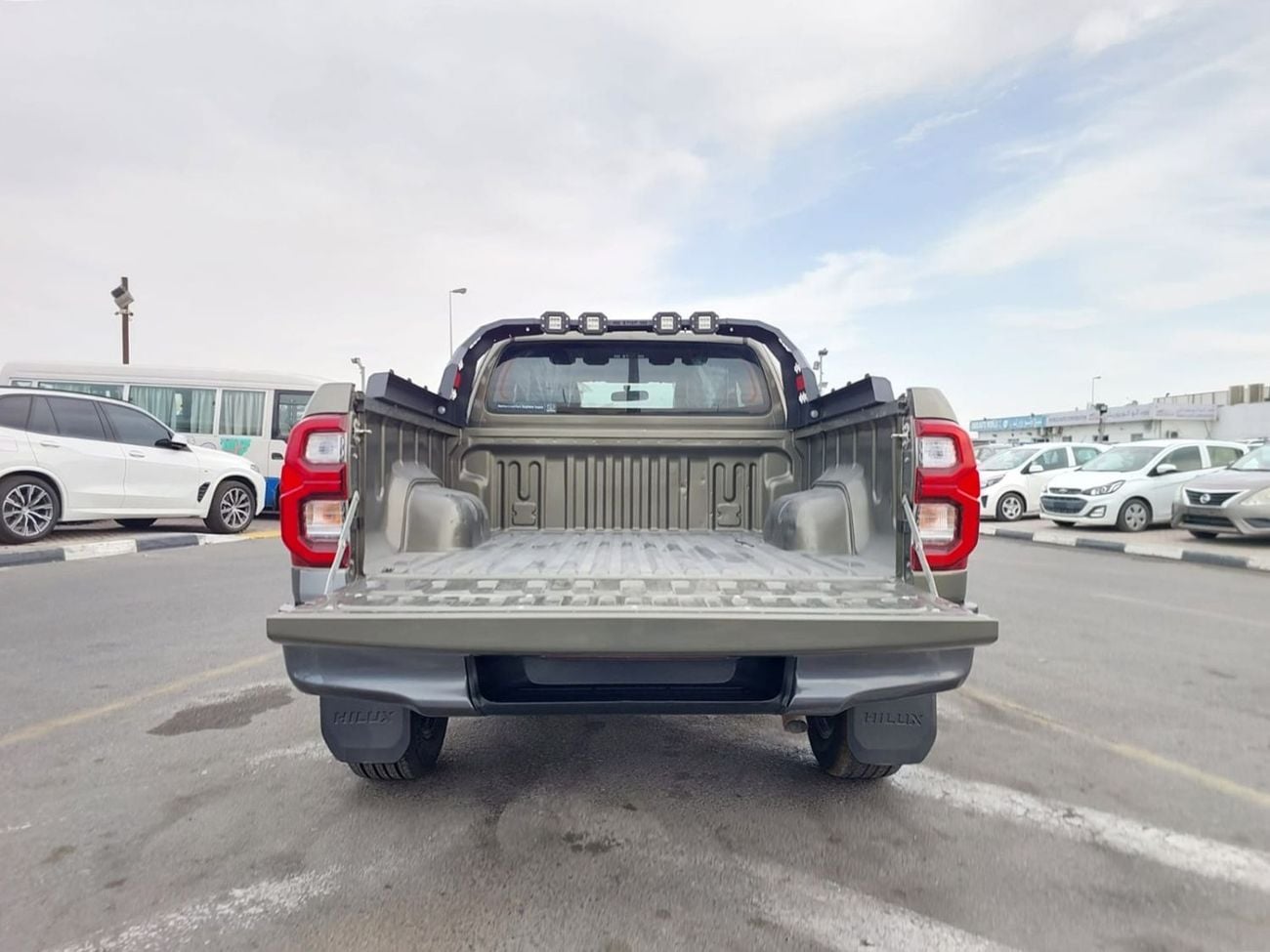 تويوتا هيلوكس (RAMADAN OFFER) TOYOTA HILUX PICKUP RHD 2016 MODEL 2.8 L DIESEL MANUAL(PM60567)