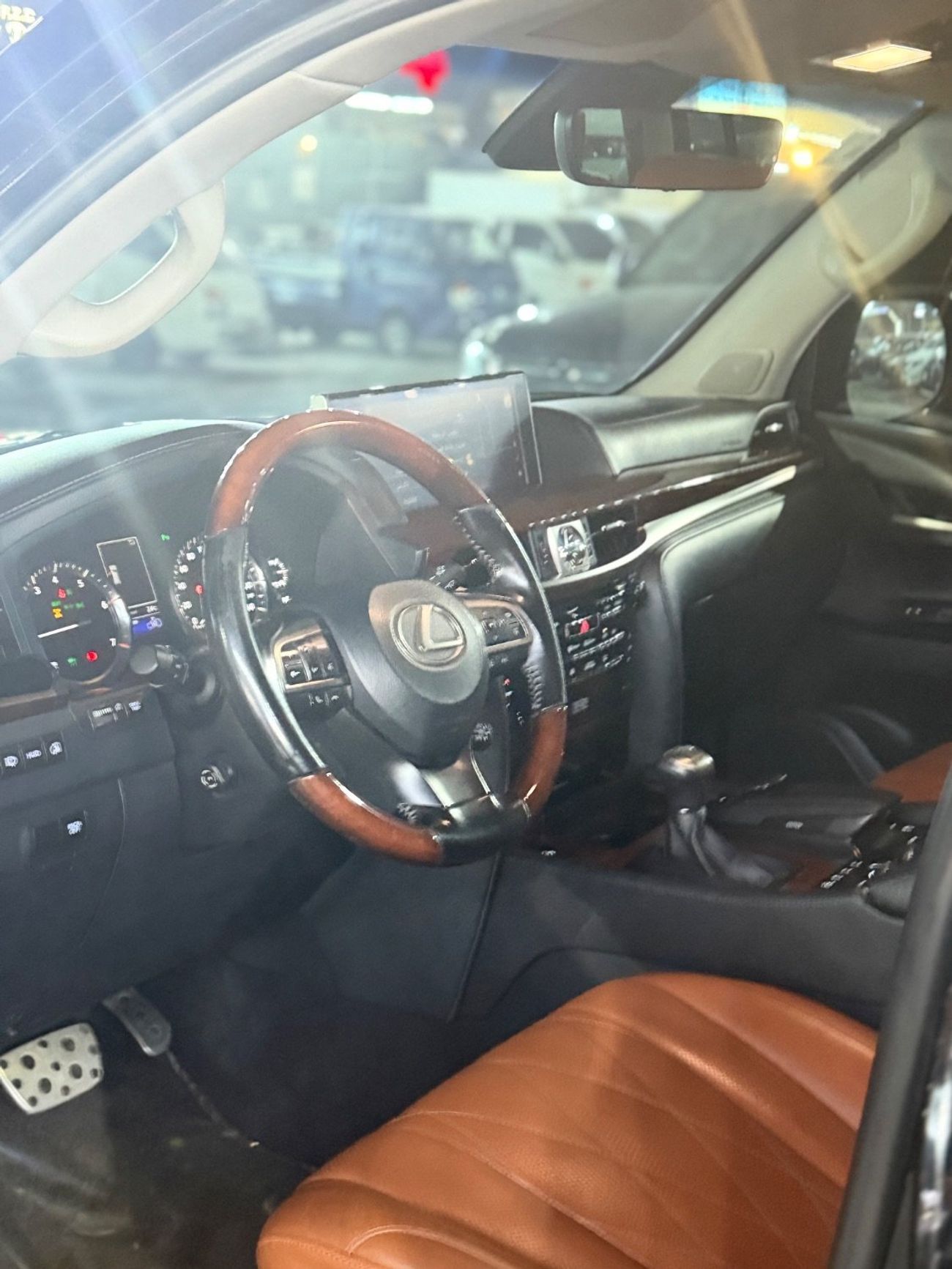 Lexus LX570 Platinum 5.7L