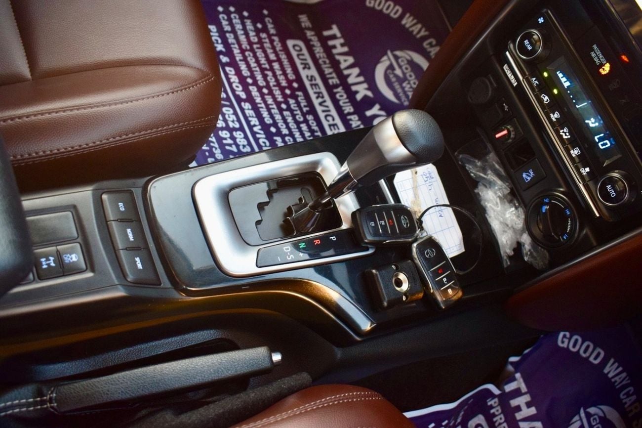 Toyota Fortuner 2.8L Cylinder 4 Diesel Automatic Gear 7 seaters 5 Doors Right Hand Drive 2.8L Diesel Automatic RHD
