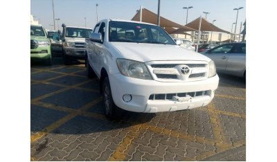 Toyota Hilux DC 4WD 2.4L DIESEL MANUAL TRANSMISSION