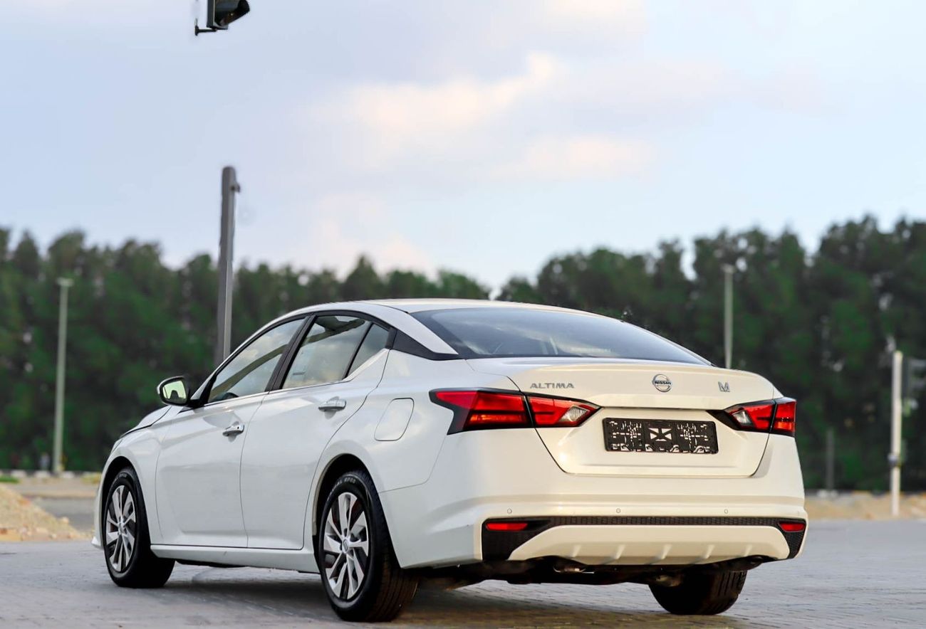 Nissan Altima 2.5 S Nissan Altima 2.5L 2020 GCC, original paint, accident-free, in excellent condition 1175 P.M