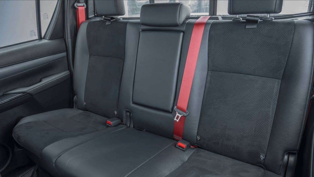 تويوتا هيلوكس GR SPORT 2.8 Diesel 26/26 Black on Black