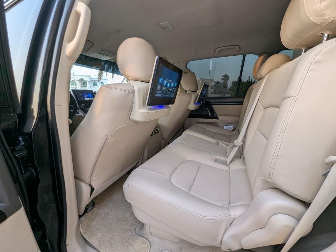 Toyota Land Cruiser GXR Toyota Land Cruiser Model 2019 cylinder 6 petrol