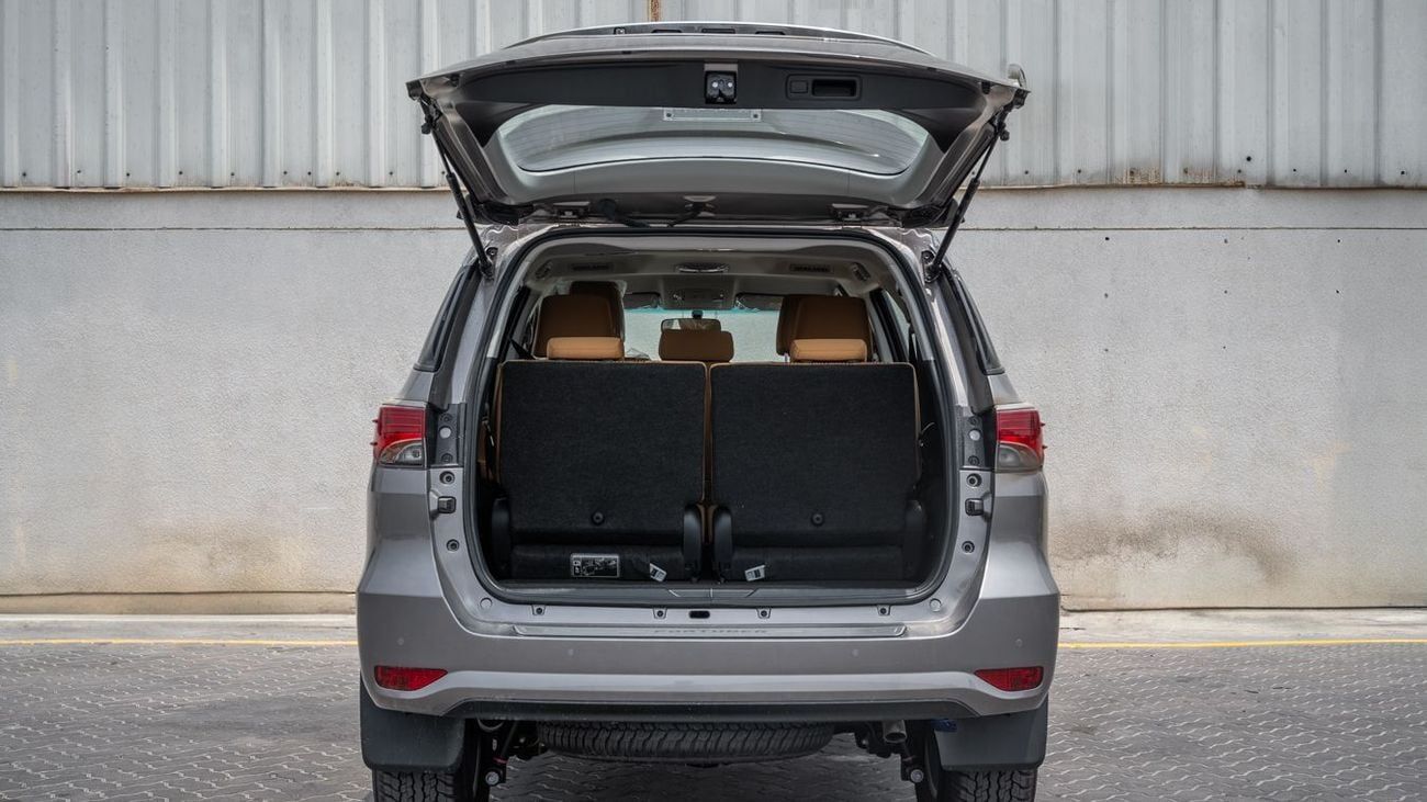 تويوتا فورتونر Toyota Fortuner 2.7 AT High -2025YM