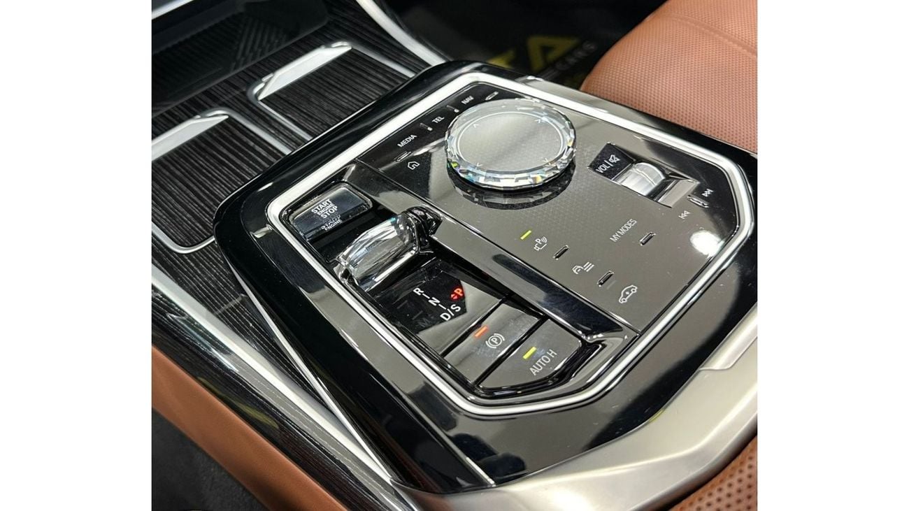 BMW 740Li 2023 BMW 740li M-Sport, Feb 2028 BMW Warranty + Service Pack, Full Options, Low Kms, GCC