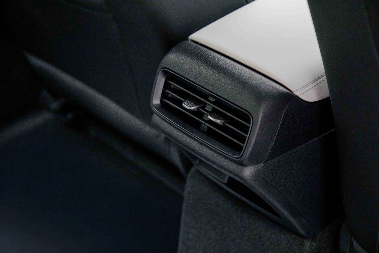 BYD Seal 05 DM-i ID Luxury 1.5L- White Inside Grey | Export Only