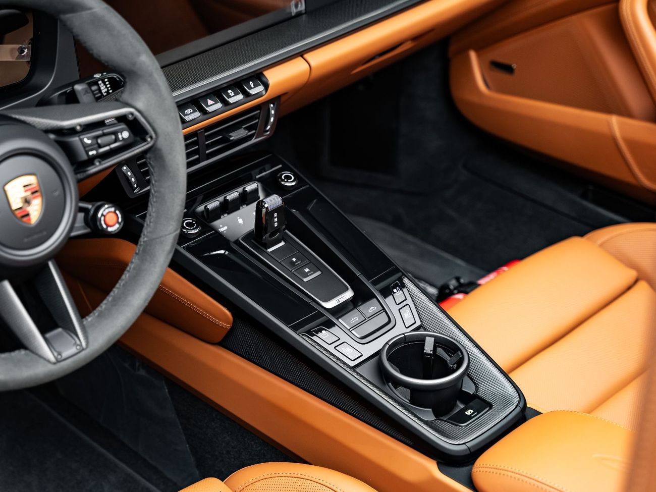 بورش 911 Targa 4GTS 3.0L (475 HP)