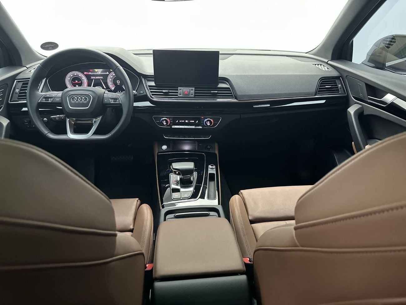 أودي Q5 45 TFSI Quattro Design 2.0L