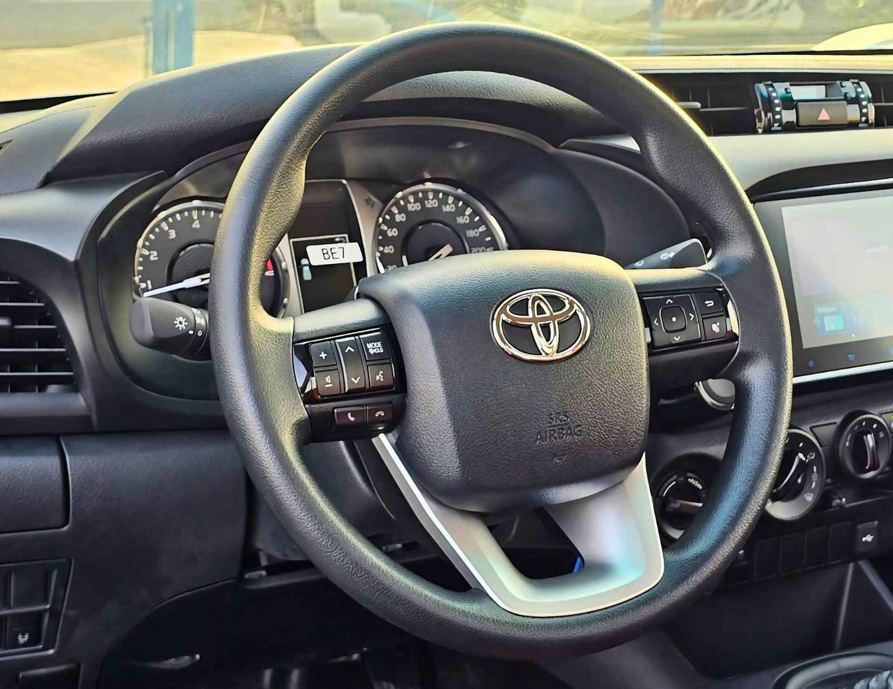 Toyota Hilux GLG NARROW BODY/  SINGLE BODY / M/T / 2.7L V4 PETROL / PLASTIC BUMPER / POWER WINDOWS (CODE # GLG)