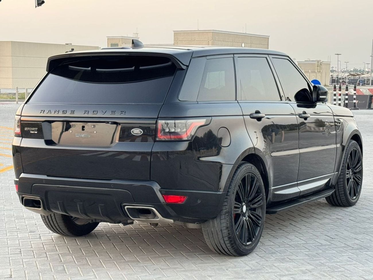 Land Rover Range Rover Sport HSE DYNAMIC RANGE ROVER SPORT FULL OPTION Dynamic Black P525 5.0L