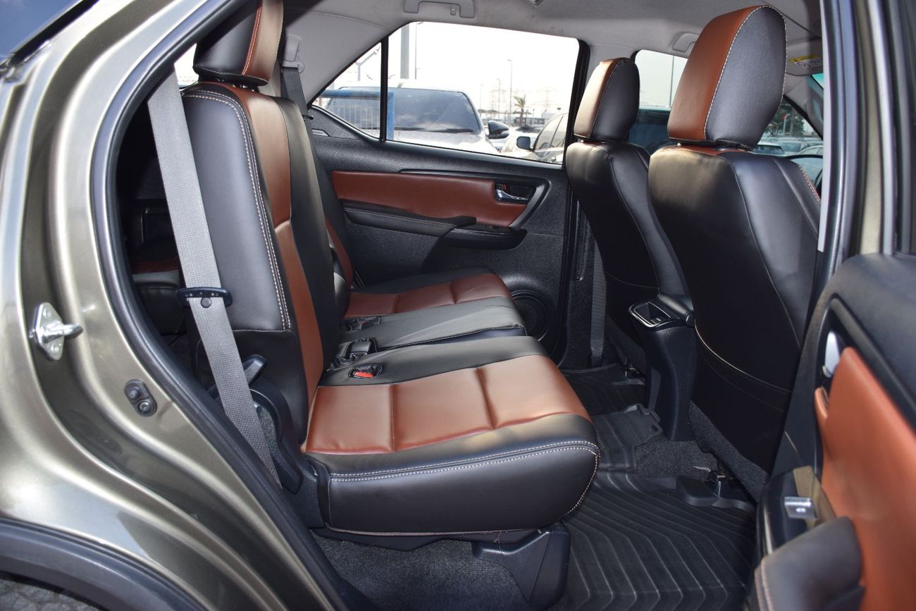 تويوتا فورتونر VX2 4X4 Diesel 2.8L