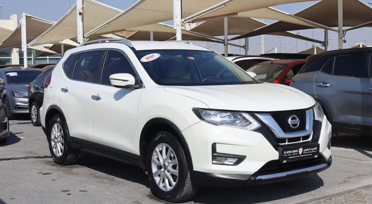 نيسان إكس تريل نيسان إكستريل -2021 - خليجى -  بدون حوادث - 2.5L- 4WD - ممشى قليل  بحاله ممتازه