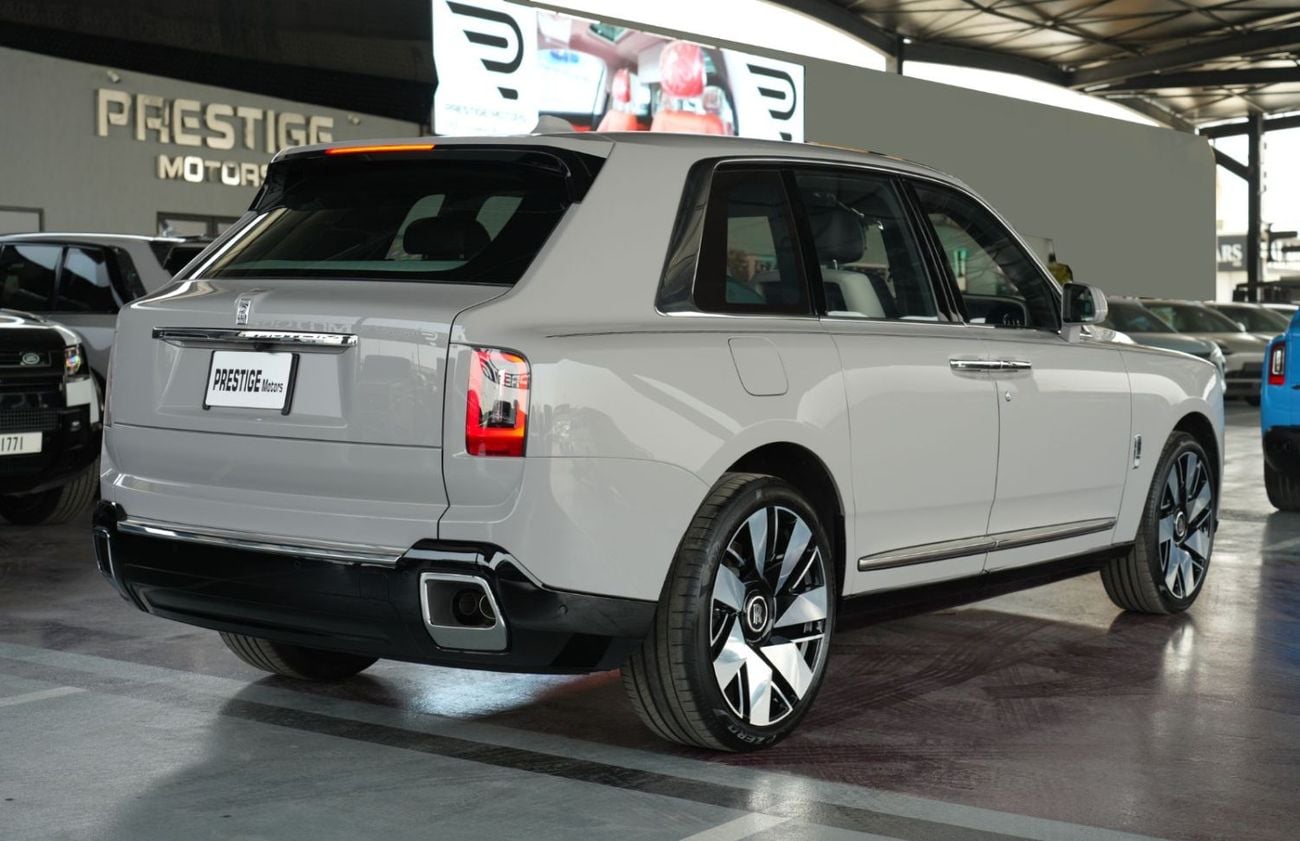 رولز رويس كولينان Silver Badge AWD V12