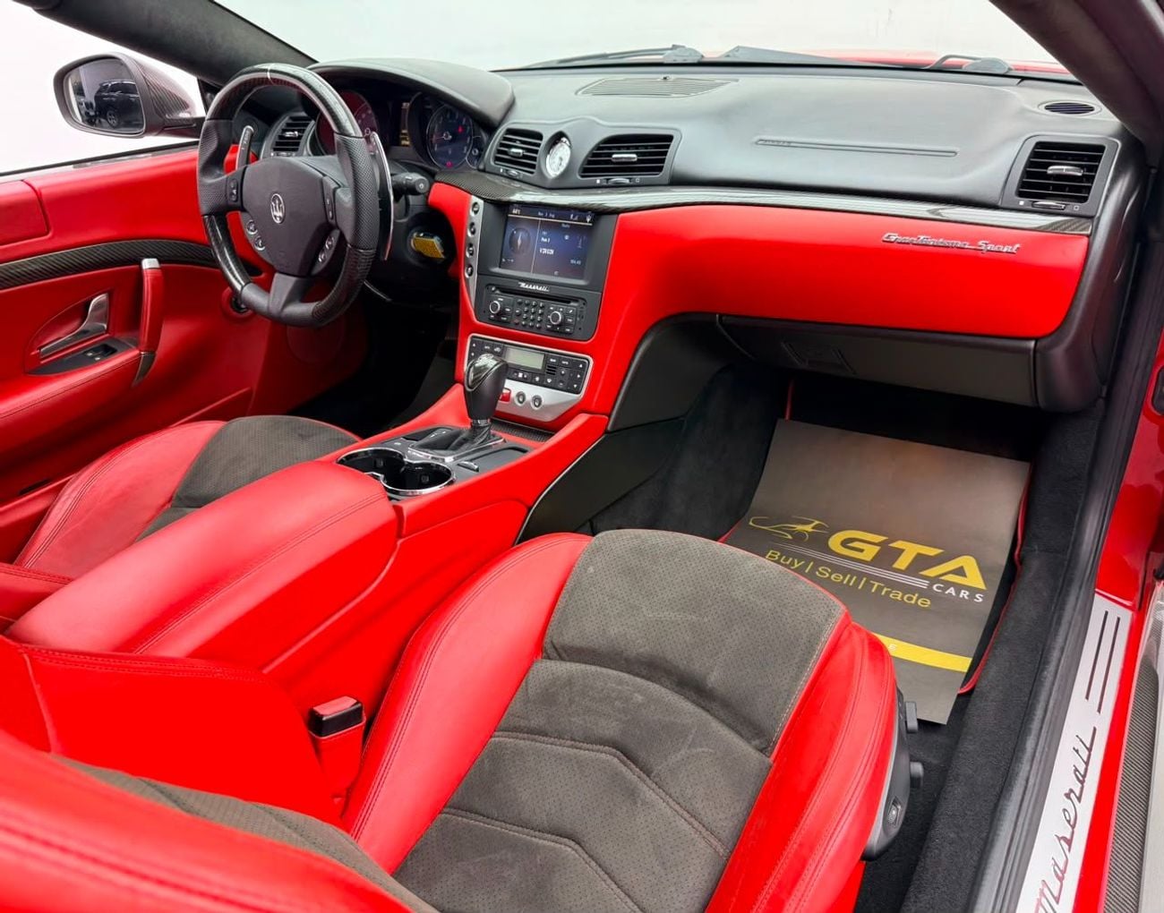 Maserati Gran Turismo SPORT 2013 Maserati GranTurismo MC, Service History, Carbon Fiber Package, Excellent Condition, GCC