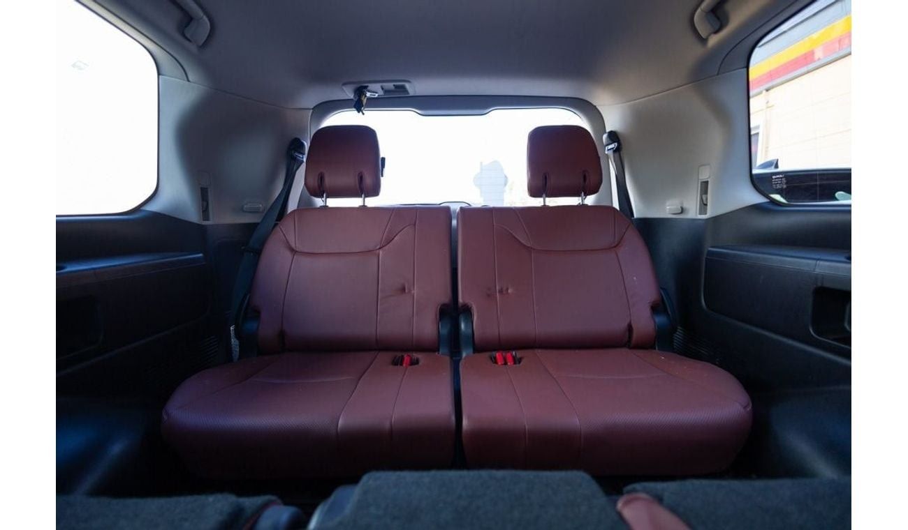 لكزس LX 570 Platinum 5.7L Lexus LX570 Platinum 2018 Canadian Spec under Warranty with Flexible Down-Payment.