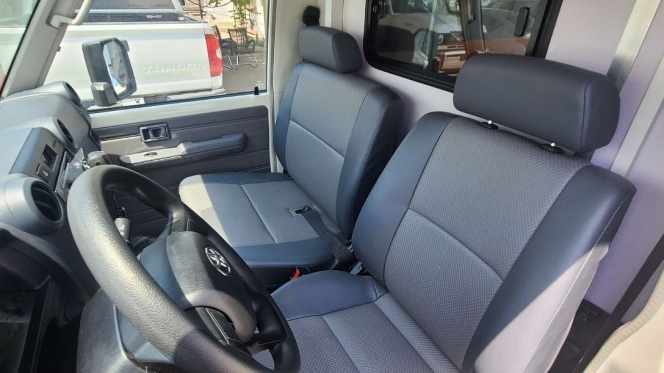 Toyota Land Cruiser 70 TOYOTA LAND CRUISER 78 HARDTOP HIGHROOF AMBULANCE 2.8L V4 DIESEL 2025