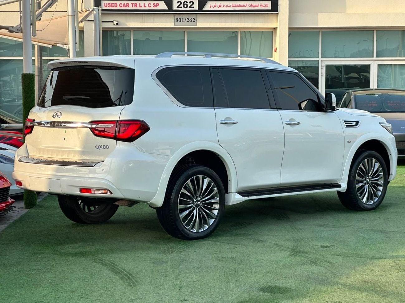 إنفينيتي QX80 LUXURY