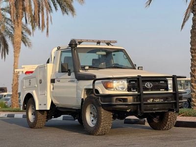Toyota Land Cruiser Pick Up 4.0L PTR M/T // 2023 // WITH CRANE , DIFF LOCK // SPECIAL OFFER // BY FORMULA AUTO // FOR EXPORT