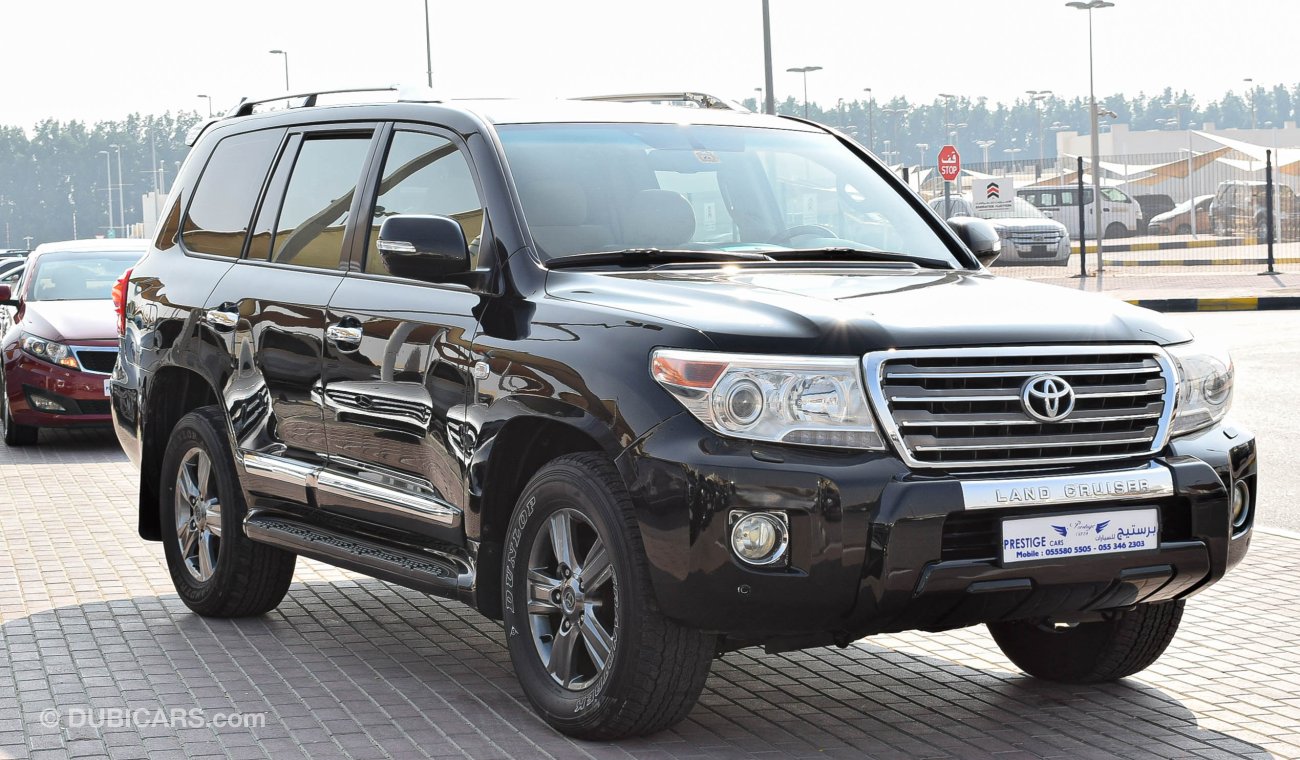 Toyota Land Cruiser GXR V8