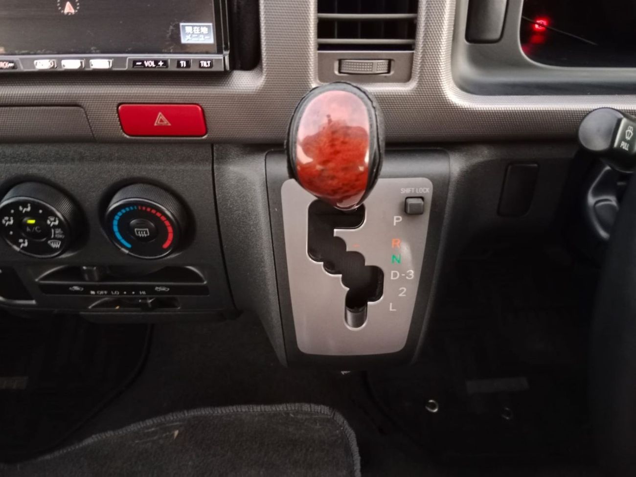 تويوتا هاياس TOYOTA HIACE VAN RIGHT HAND DRIVE (PM1621)