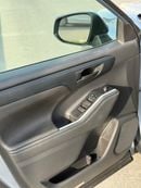 Toyota Highlander Hybrid leather seats,push start,blind spot