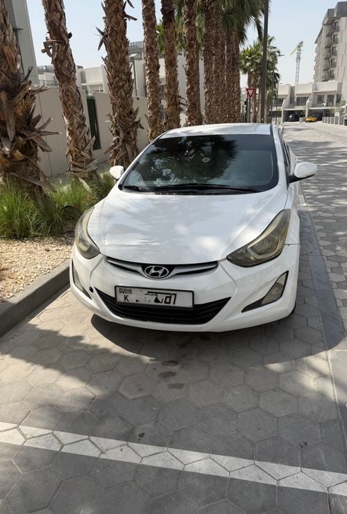 Hyundai Elantra Base 2.0L