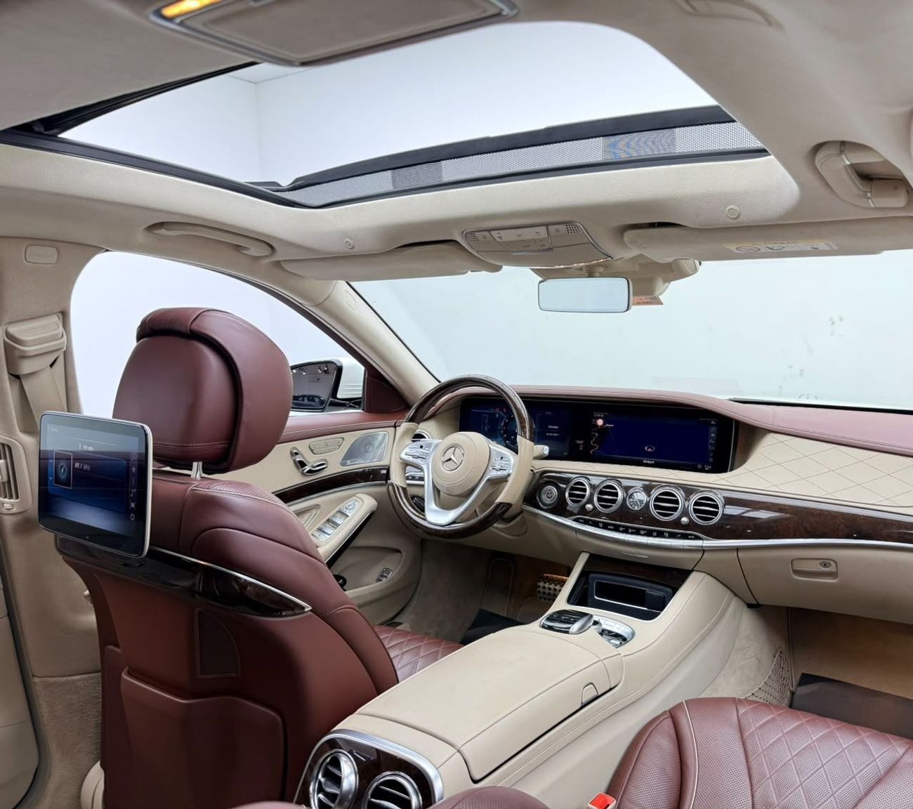 Mercedes Benz S560 L AMG 2019 Mercedes Benz S560 L 4MATIC, Warranty, Full Mercedes Service History, Fully Loaded, GCC