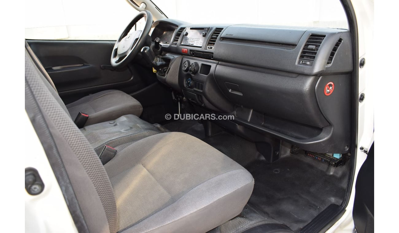 Toyota Hiace Half Planl Van Toyota Hiace Std roof 6 seater  Van, Model:2015. Excellent condition