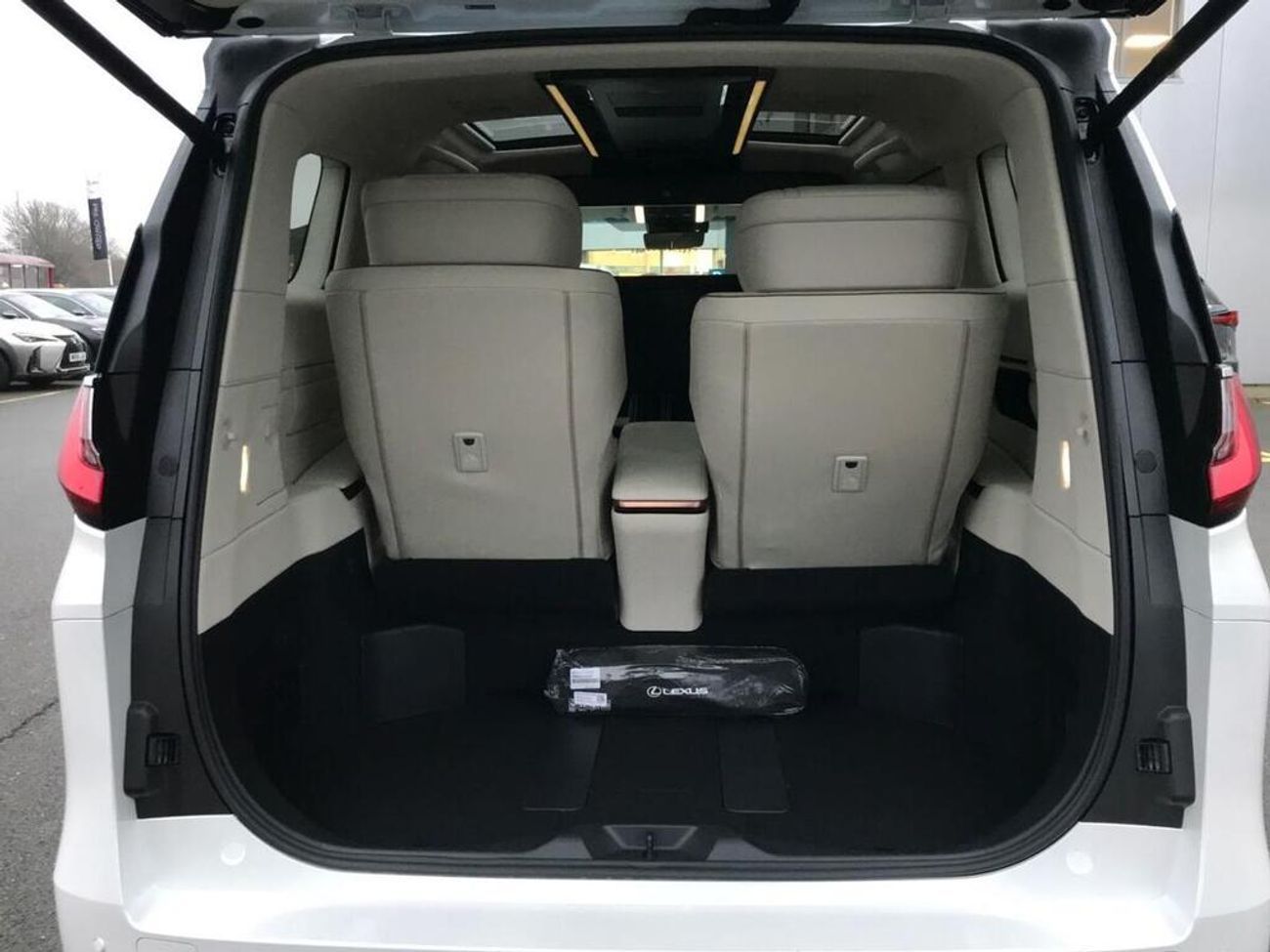 Lexus LM 350h 2.5 350h Takumi E-CVT AWD Euro 6 (s/s) 5dr ( EXPORT ONLY) RIGHT HAND DRIVE