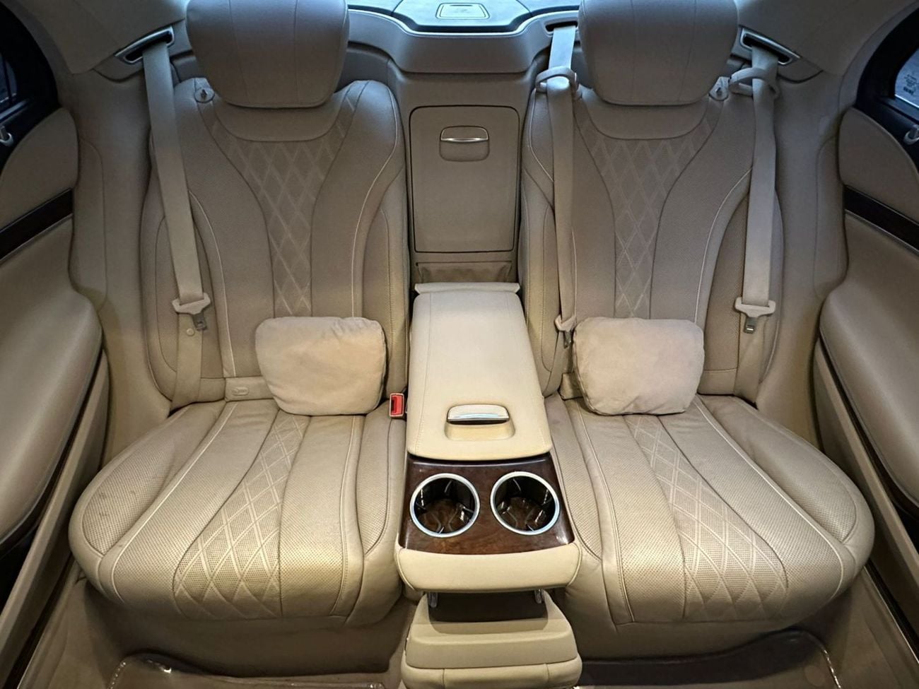 مرسيدس بنز S 550 V8 - 4.7L