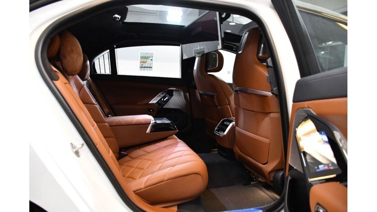 بي أم دبليو 735 BMW 735i M KIT 2024 GCC FULL